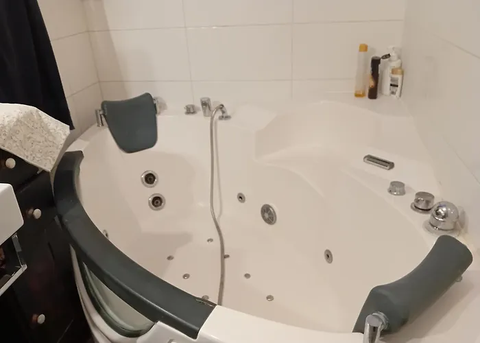 Kemp Camping Under The Walnut In Your Own Tent On A Shared Lot And Shared Bathroom *