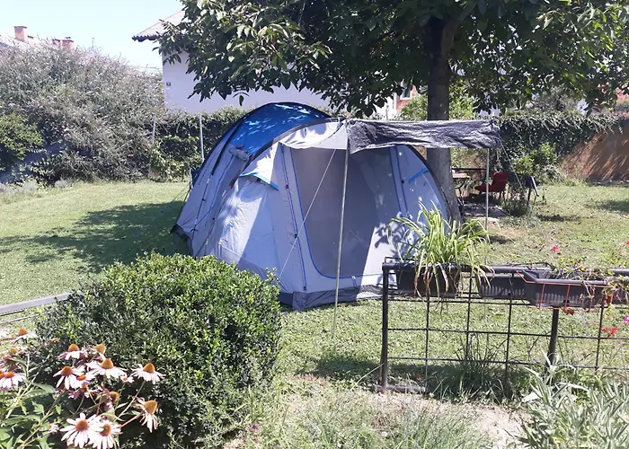 营地 Camping Under The Walnut In Your Own Tent On A Shared Lot And Shared Bathroom *